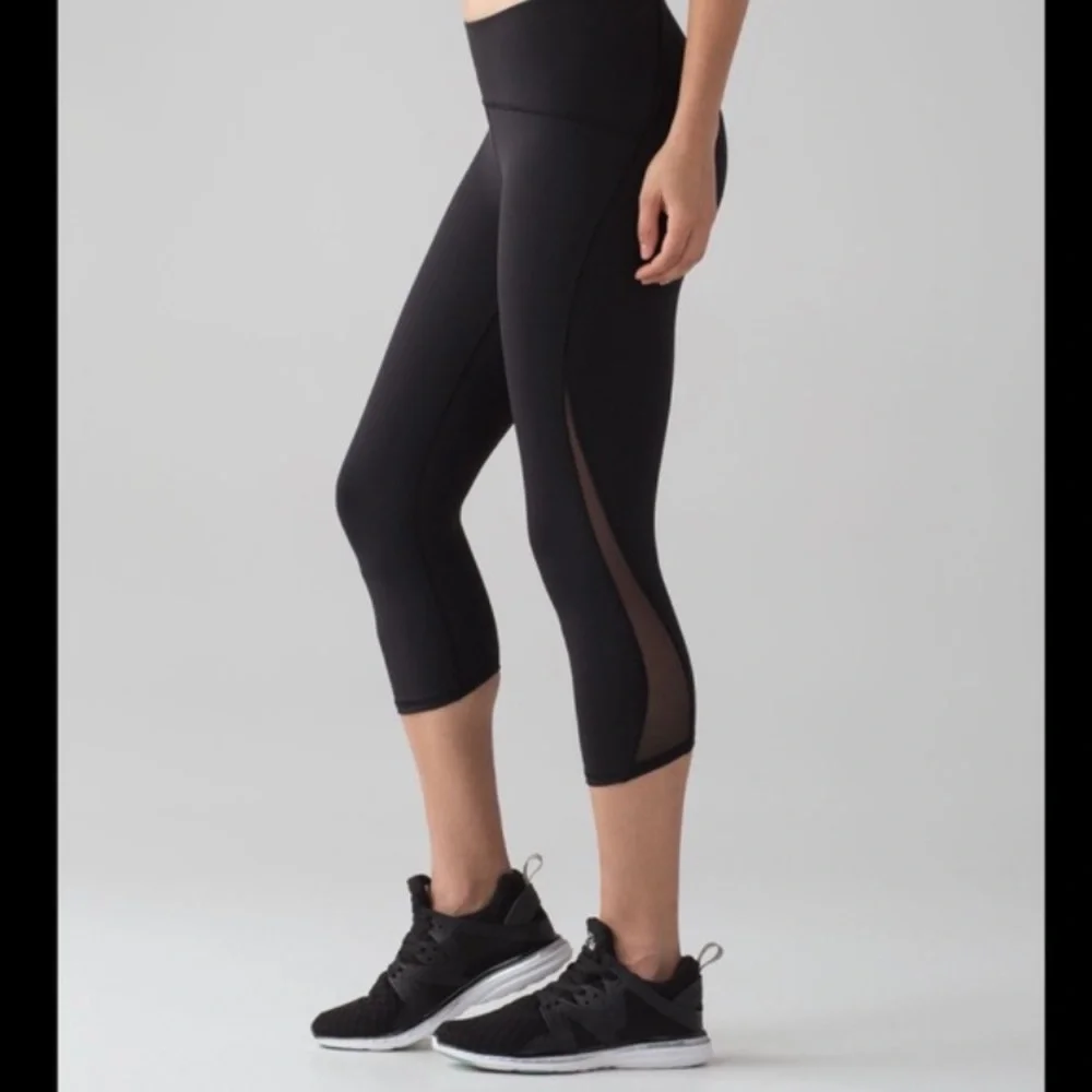 Lululemon Women's Gray and Black Capri Leggings size 10 with lace